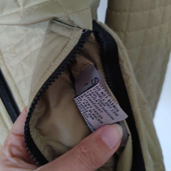 Signature by Spanner | womans reversible jacket tan quilted & black - Picture 5 of 9